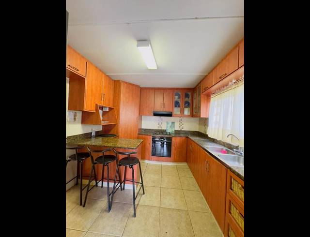 4 BEDROOM HOUSE FOR SALE IN WOODHAVEN